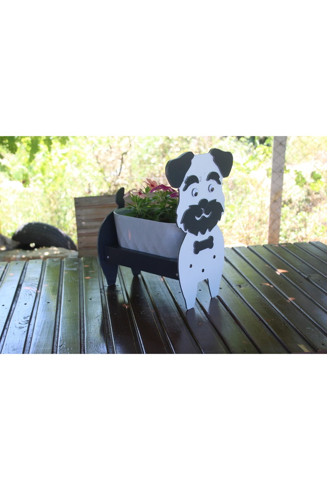 Papyonlu Köpek Figürlü Saksı Standı